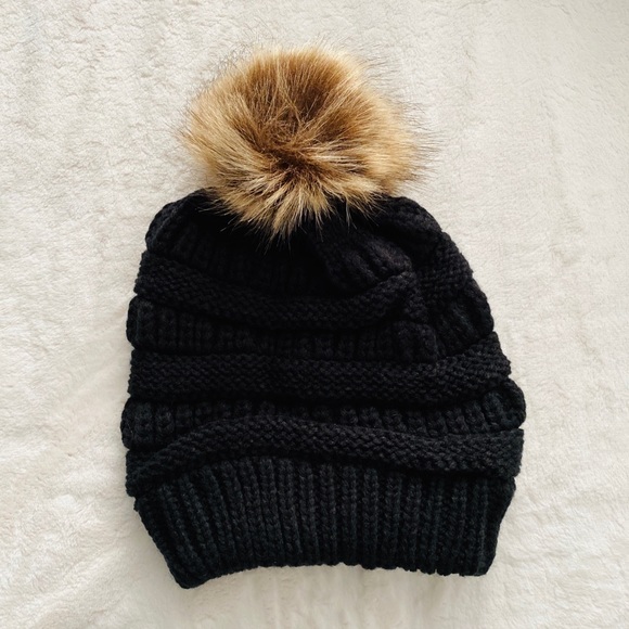 4 in 1 | Messy Bun Toque/ Beanie w/ Fur Pompom - Picture 3 of 7